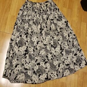 Vintage black/cream paisley pleated midi skirt 8